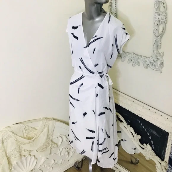 Joie Silk Wrap Dress NWOT - Picture 10 of 12